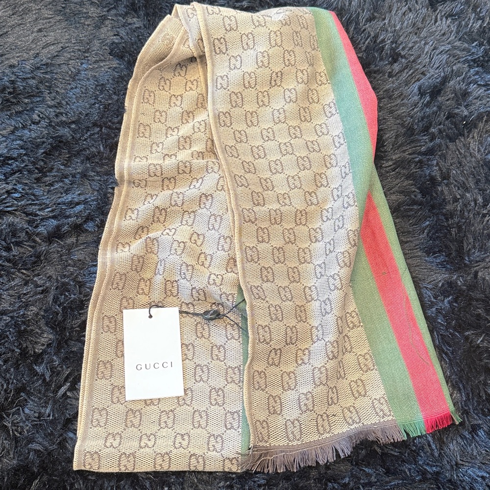 Gucci Unisex Scarf Beige Green and Red Made in Italy Classic Old Money Business